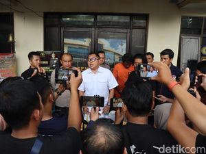 Dendam Kesumat AW Siram Air Keras ke Mantan Istri yang Dibonceng Pacar