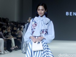 10 Koleksi Benang Jarum di JFW 2024, Perpaduan Motif Bunga dan Garis-garis