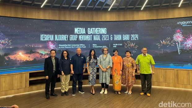 Konferensi pers menjelang Nataru di Injourney:  Direktur Keuangan, SDM, Manajemen Risiko PT Hotel Indonesia Group Waluyo Nugroho, Direktur Operasi PT Angkasa Pura I MMA Indah Preastuty, irektur Operasi PT Pengembangan Pariwisata Indonesia (ITDC) Troy Warokka, Direktur Pemasaran dan Program Pariwisata InJourney Maya Watono, Direktur Utama PT Taman Wisata Candi Borobudur, Prambanan & Ratu Boko (TWC) Febrina Intan, Direktur Utama Bhumi Visatanda TMII Claudia Inkiriwang, Direktur Utama PT Sarinah Fetty Kwartati, Corporate Secretary PT Angkasa Pura II Deni (dari kanan ke kiri)