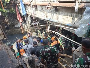 TNI-Pemprov DKI Bersih-bersih Kali Krukut, KSAD hingga Heru Budi Hadir