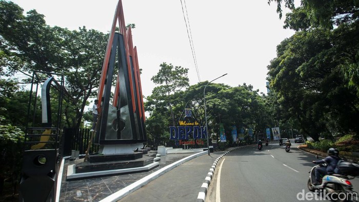 Seorang Pria Ditemukan Tewas Gantung Diri di Kolong Tugu Kota Depok