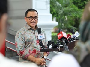 Pemerintah Siapkan Aturan untuk Angkat Guru Non-Sarjana Jadi ASN