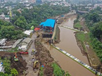 Menyaring Sampah Ciliwung Berbuah Kompos dan RDF