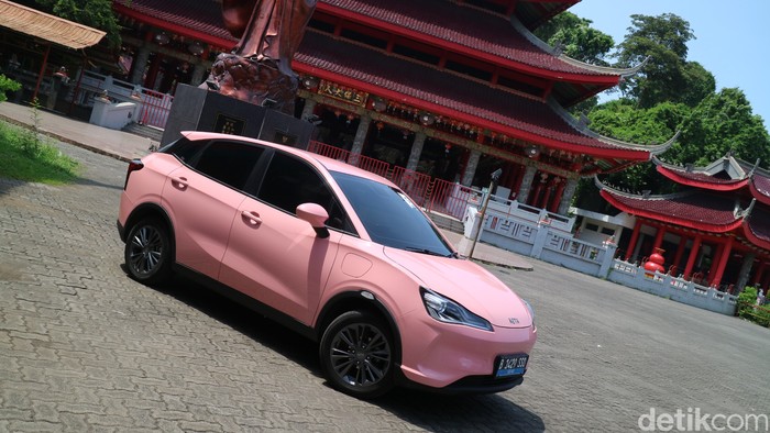 Mobil Listrik Neta V