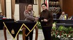 Momen Kapolri-Erick Thohir Teken MoU Polri-PSSI Demi Sepakbola RI