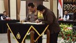 Momen Kapolri-Erick Thohir Teken MoU Polri-PSSI Demi Sepakbola RI