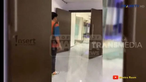 Plafon kantor baru Baim Wong ambruk/Tangkapan Layar YouTube Insert News Highlight