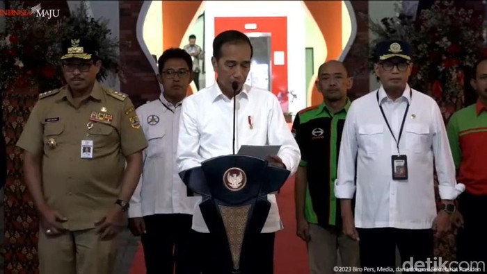 Presiden Jokowi meresmikan 3 terminal bus di Salatiga, Padang hingga Aceh (Tangkapan layar YouTube Sekretariat Presiden)