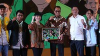 Hadir sejak 2020, Beasiswa Gojek telah konsisten memberikan kesempatan pendidikan tinggi setiap tahunnya kepada putra-putri mitra driver Gojek. Hingga kini, sudah ada 62 penerima Beasiswa Gojek yang telah berkuliah di politeknik-politeknik negeri unggulan se-Indonesia, setelah melewati proses seleksi ketat dari ribuan pendaftar.