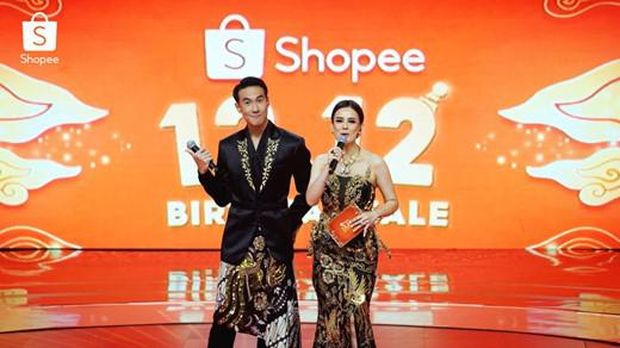 Beberapa artis kondang terlibat dalam acara perayaan HUT Sopee ke-8.