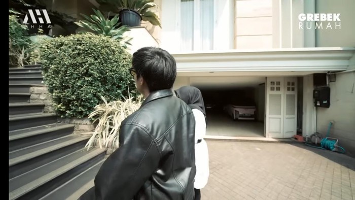 Rumah Olla Ramlan/Tangkapan layar YouTube Atta Halilintar Rumah Olla Ramlan/Tangkapan layar YouTube Atta Halilintar