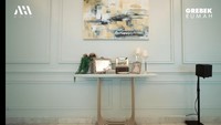 Olla mengaku dirinya sendiri yang mendekorasi rumah ini hingga suasana terasa sangat homey. Iya, aku dekornya sendiri. Pilih sendiri. Jadi aku sama sekali.. Kan emang udah jadinya seperti ini, rumah jadi, terus yaudah ini sofa, lukisan, semuanya aku (pilih sendiri), katanya dikutip dari YouTube Atta Halilintar, Rabu (13/12/2023). Foto: Tangkapan layar YouTube Atta Halilintar