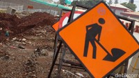 Proyek yang dimiliki oleh PT Cinere Serpong Jaya ini dikerjakan dengan masa pelaksanaan selama 13 bulan.