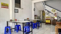 Hingga kini, kelezatannya masih konsisten. Kamu bisa pesan paket komplet yang dibanderol seharga Rp 37.000 dengan isian yang melimpah. Foto: detikcom