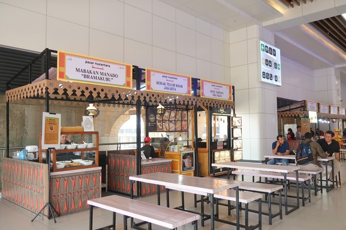 Tenan UMKM di Stasiun Halim