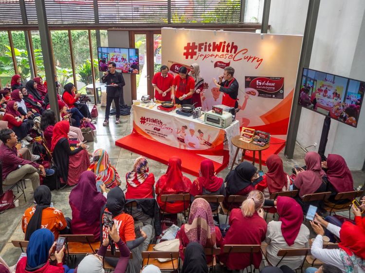 Terapkan Gaya Hidup Sehat lewat Makanan Bernutrisi dan Olahraga