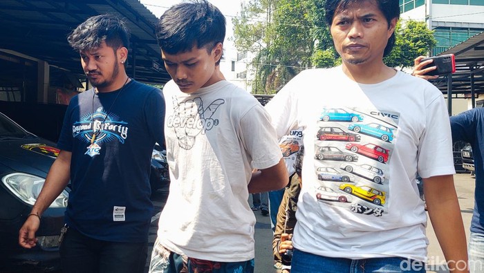 Terduga pembunuh wanita berambut cokelat di Sungai Citarum