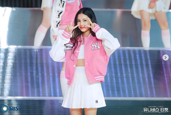 Vanesya belakangan ramai menjadi perbincangan penggemar KPop di media sosial. Gadis berumur 16 tahun ini mewakili Indonesia sebagai kontestan acara survival Korea ‘Universe Ticket’ yang tayang di SBS. Foto: dok. Instagram @sbs_universeticket_official