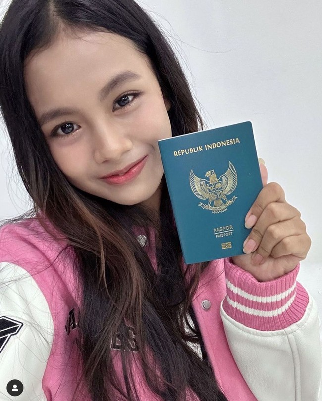 Sejak diperkenalkan sebagai kontestan Universe Ticket, Vanesya sudah panen dukungan netizen Indonesia. Dia diharapkan debut jadi idol KPop seperti Dita Karang SECRET NUMBER dan Zayyan XODIAC. Foto: dok. Instagram @sbs_universeticket_official