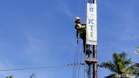 Tower BTS Bakti Kominfo di Desa Salube, Pulau Doi, Maluku Utara.