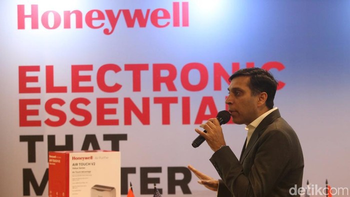 Honeywell melakukan ekspansi bisnis ke Indonesia. Beragam perangkat diboyong, mulai dari charger, kabel data, terminal colokan hingga air purifier.
Secure Connection Limited selaku pemilik lisensi Honeywell menggandeng PT Bintang Mas Rezeki Nusantara sebagai distributornya di Tanah Air, Kamis (14/12/2023).