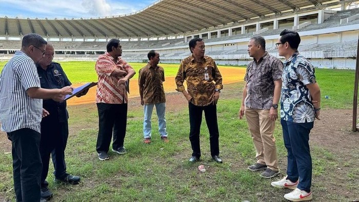 Dispora Sulsel dan GMTD kunjungan di Stadion Barombong.