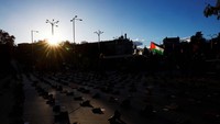 Diketahui saat ini warga Palestina yang tewas akibat serangan Israel telah mencapai 18.200 orang. 