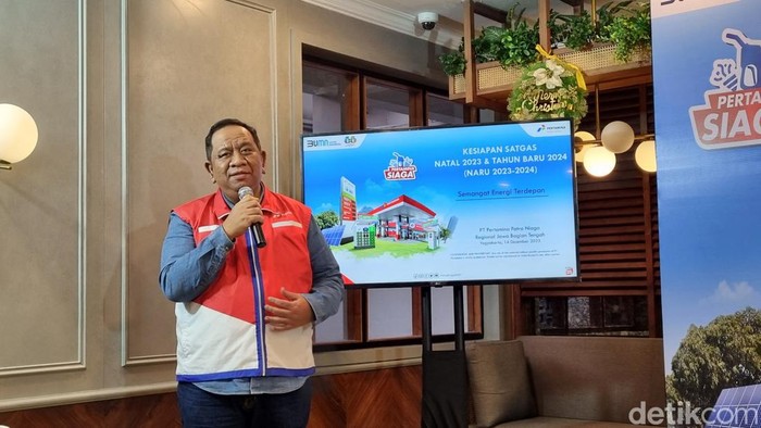 Executive General Manager (EGM) Pertamina Patra Niaga Regional Jawa Bagian Tengah, Aji Anom Purwasakti saat memberikan keterangan, di Jogja, Kamis (14/12/2023).