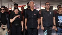 Kampanye itu juga dihadiri oleh Rieke Diah Pitaloka  