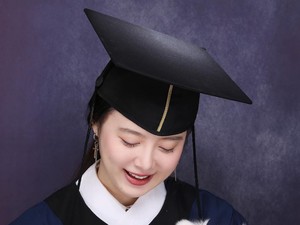 Tak Ada Kata Terlambat, Goo Hye Sun akan Lulus S1 di Usia 39 Tahun