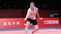 Gregoria berusaha sekuat tenaga menemukan ritmenya, tapi tak kunjung berhasil. Foto: Dok. PP PBSI