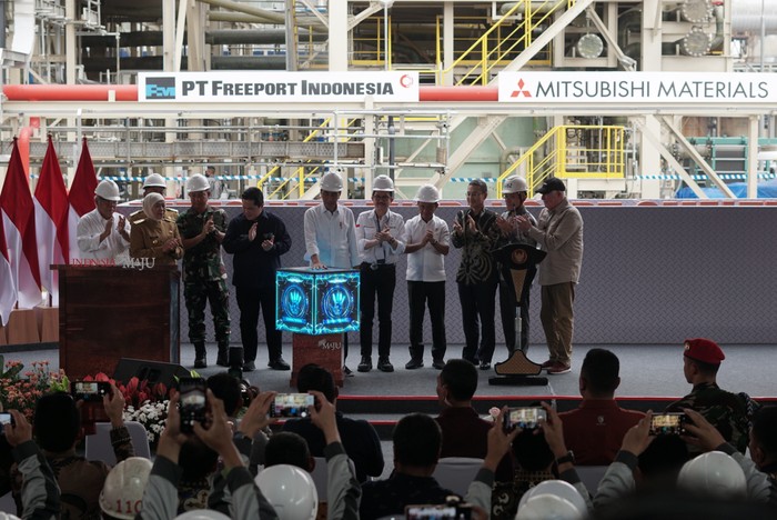 Jokowi Resmikan PT Smelting