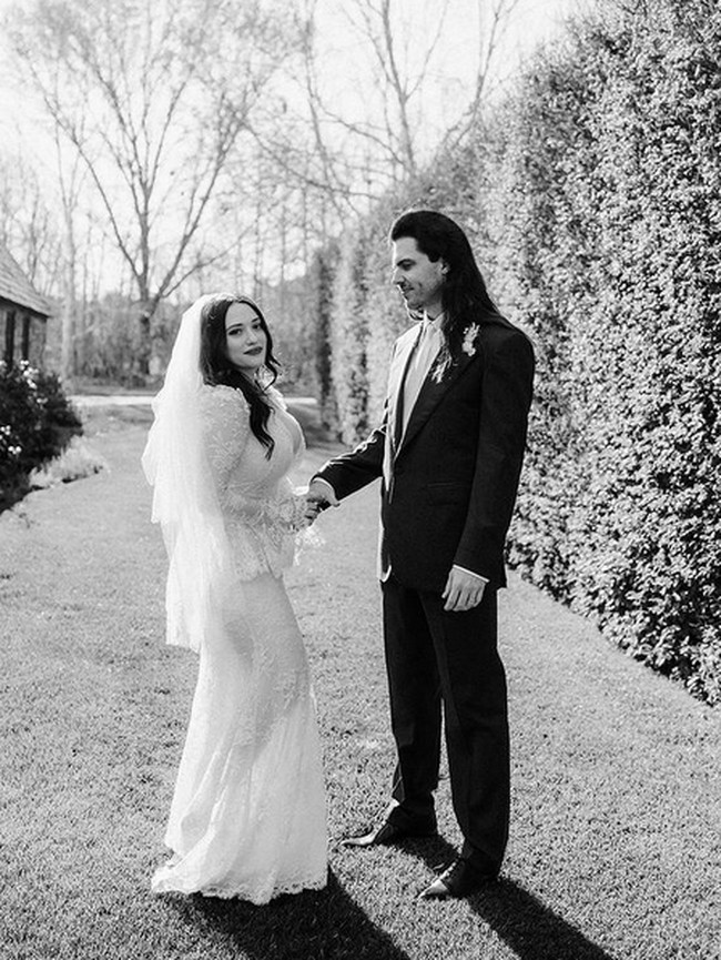 Dan, yang menarik, suamiku luar biasa dalam menjahit, jadi dia melakukan beberapa perubahan kecil pada gaunku agar sempurna, jelasnya. Foto: dok. katdenningsss