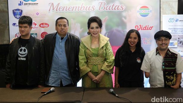 Komunitas Perempuan Peduli dan Berbagi ( KPPB) berkolaborasi dengan Yayasan Belantara Budaya Indonesia dan Komunitas Happy Healthy Holy (Ha He Ho) mempersembahkan drama musikal Kasih Menembus Batas. Drama musikal bertajuk KASIH MENEMBUS BATAS in menampilkan sebagian besar Anak-anak Berkebutuhan Khusus (ABK), yaitu anak-anak yang memiliki keterbatasan secara fisik, mental, intelektual dan emosional.