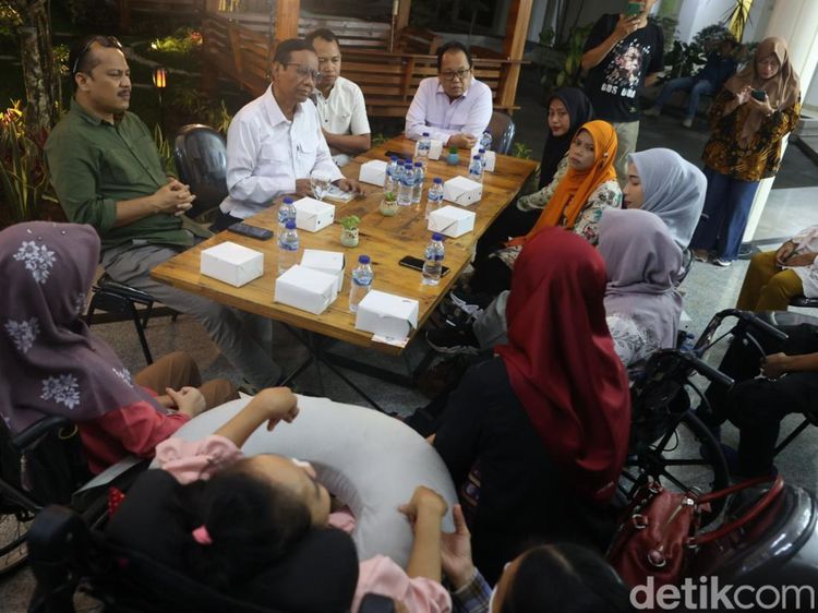 Mahfud MD Terima Aspirasi dari Organisasi Difabel