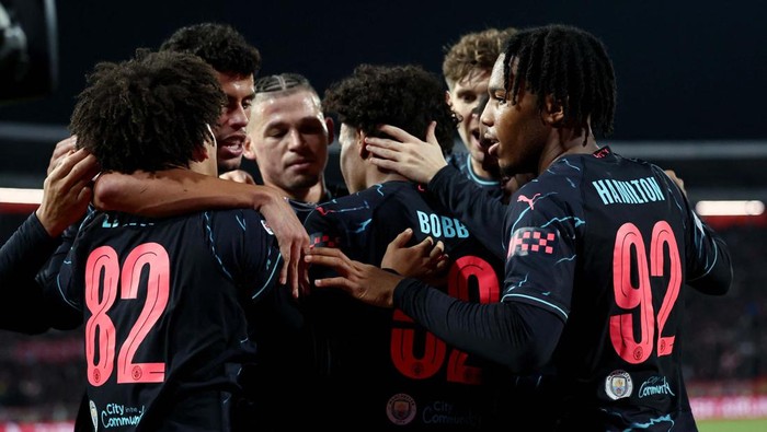 Soccer Football - Champions League - Group G - Crvena Zvezda v Manchester City - Rajko Mitic Stadium, Belgrade, Serbia - December 13, 2023
Manchester Citys Sergio Gomez applaud fans after the match REUTERS/Marko Djurica