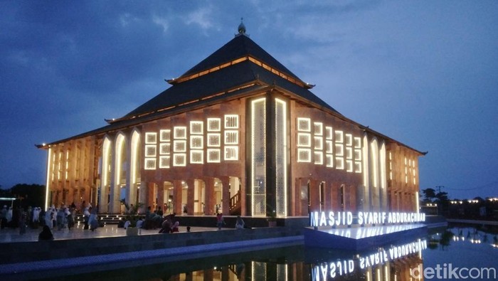 Masjid Syarif Abdurachman di kompleks pemakaman Sunan Gunung Jati Kabupaten Cirebon.
