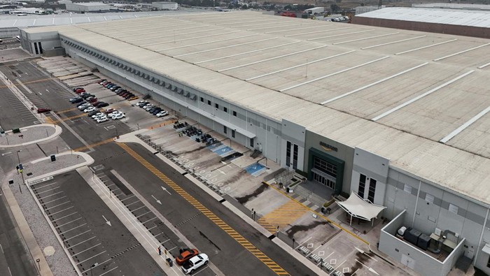 A view of the Amazon Fulfillment Center during a media tour ahead of the holiday season in Tepotztlan, Mexico December 13, 2023. REUTERS/Gustavo Graf