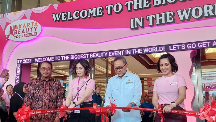 Menteri Perdagangan Zulkifli Hasan Membuka Acara Jakarta X Beauty 2023
