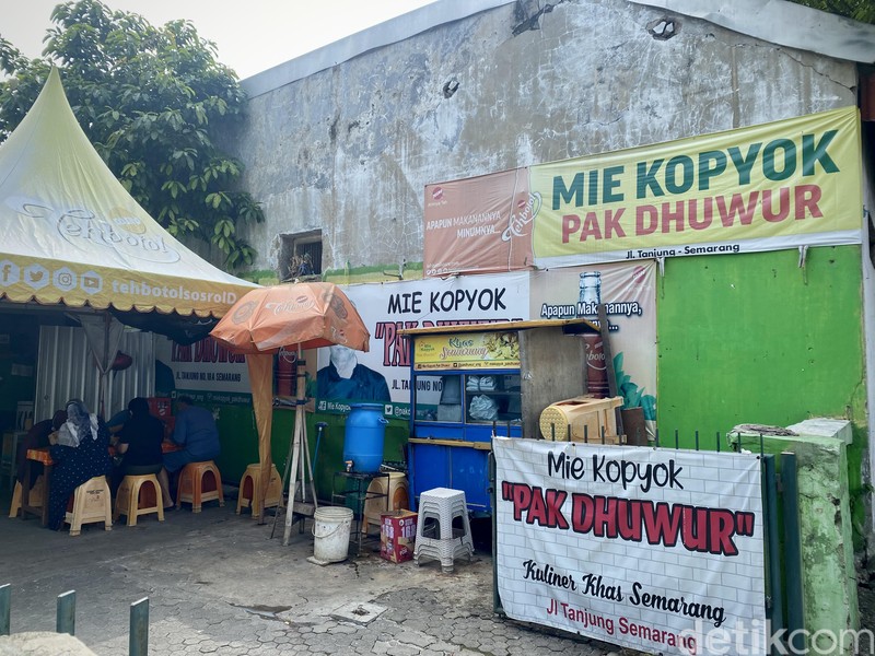 Mie Kopyok Pak Dhuwur
