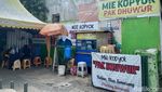 Gurih Sedap Mie Kopyok Pak Dhuwur yang Eksis Sejak 53 Tahun Lalu