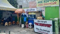 Jika ingin menikmati mie kopyok enak di Semarang, kamu bisa mampir ke Mie Kopyok Pak Dhuwur yang sudah berjualan sejak 53 tahun lalu. Foto: detikcom