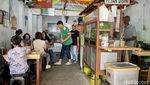 Gurih Sedap Mie Kopyok Pak Dhuwur yang Eksis Sejak 53 Tahun Lalu