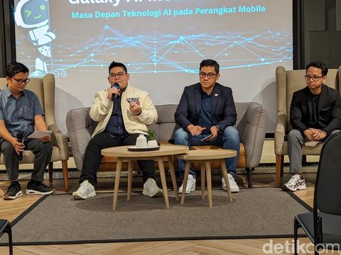 MX Product Marketing Senior Manager Samsung Electronics Indonesia Verry Oktavianus (kedua dari kiri)
