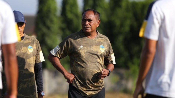 Pelatih PSIM Jogja, Kas Hartadi. Foto diunggah pada Kamis (14/12/2023).
