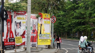 Semrawutnya Baliho-Baliho Caleg di Surabaya