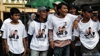 Para pendukung juga kompak mengenakan kaos bergambar Ganjar-Mahfud.