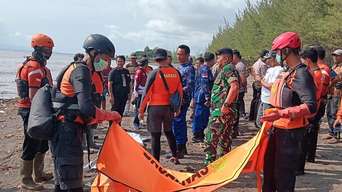 penemuan mayat di Pantai Bomo Banyuwangi