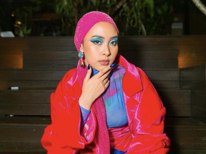 Penyanyi Jinan Laetitia jadi pembuka konser Coldplay di Singapura (Foto: Instagram.com/jinalaetitia)