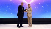 Penghargaan ini diserahkan kepada Peruri melalui perwakilannya Kepala Biro Strategic Corporate Branding & TJLS Ratih Sukma Pratiwi di Hotel Borobudur Jakarta.